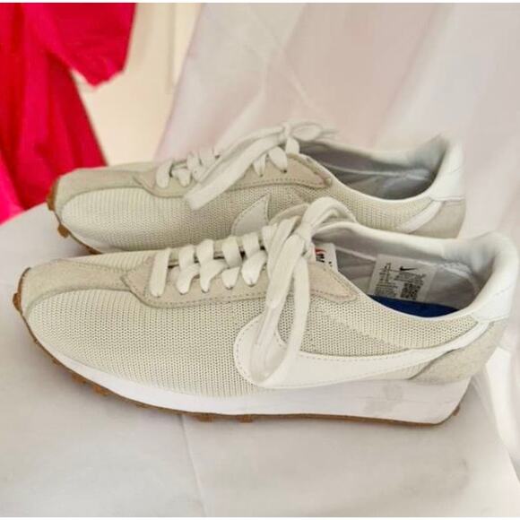Nike LD-1000 Women's Size 8.5 White Gum Athletic Running Shoes from Aritzia - Picture 3 of 10